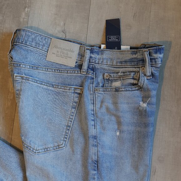Men's Abercrombie & Fitch Skinny Crop Distressed Jean Medium Blue Size 32x32 NWT - Picture 3 of 8